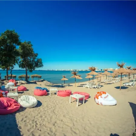 Sunny Sanny Parking Free Apartman *
